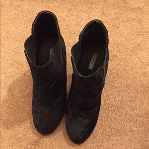 Kimchi Blue Velvet Black Booties